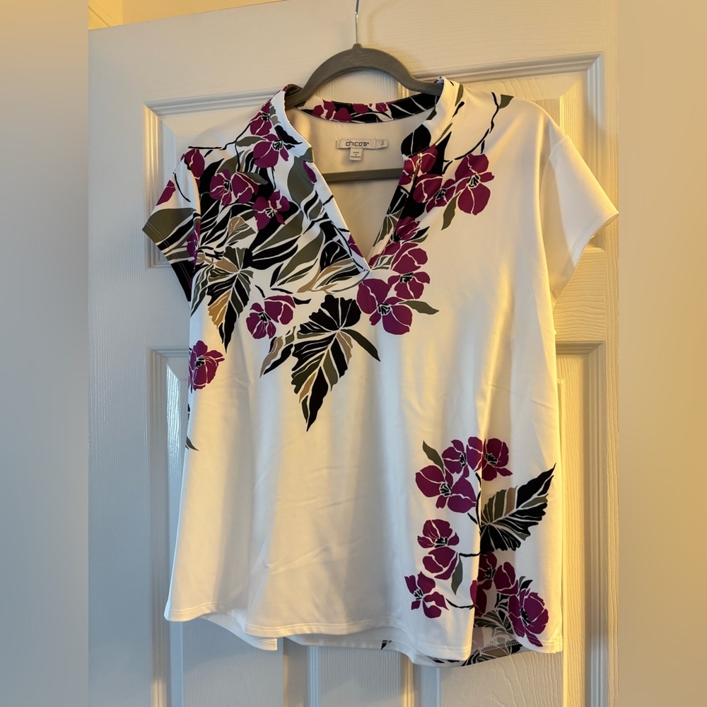 Chico’s Floral V-Neck Short Sleeve Top